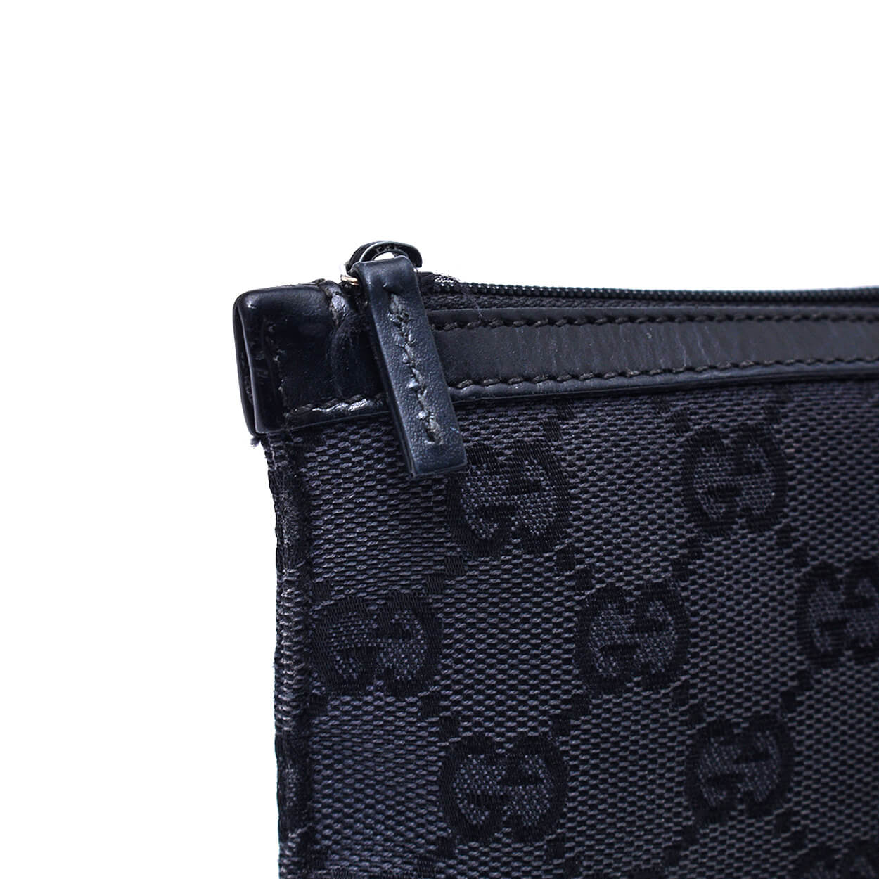 Gucci - Black GG Supreme Fabric Pouch